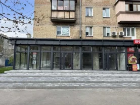 торгові площі Київ, Дніпровський, Будівельників 4