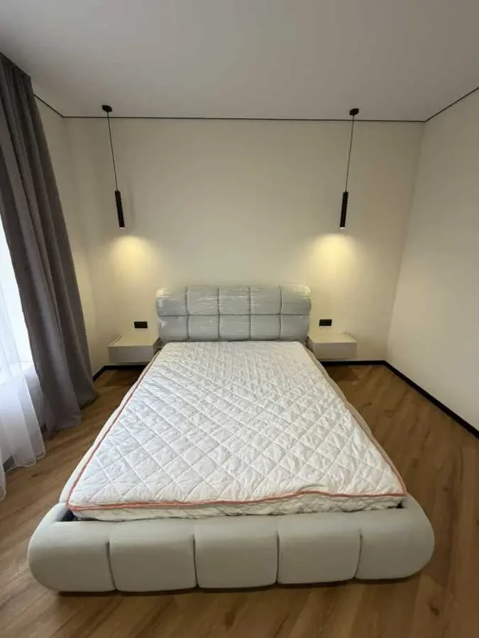 3-к будинок Броварський, Рожівка, Сковороди 25