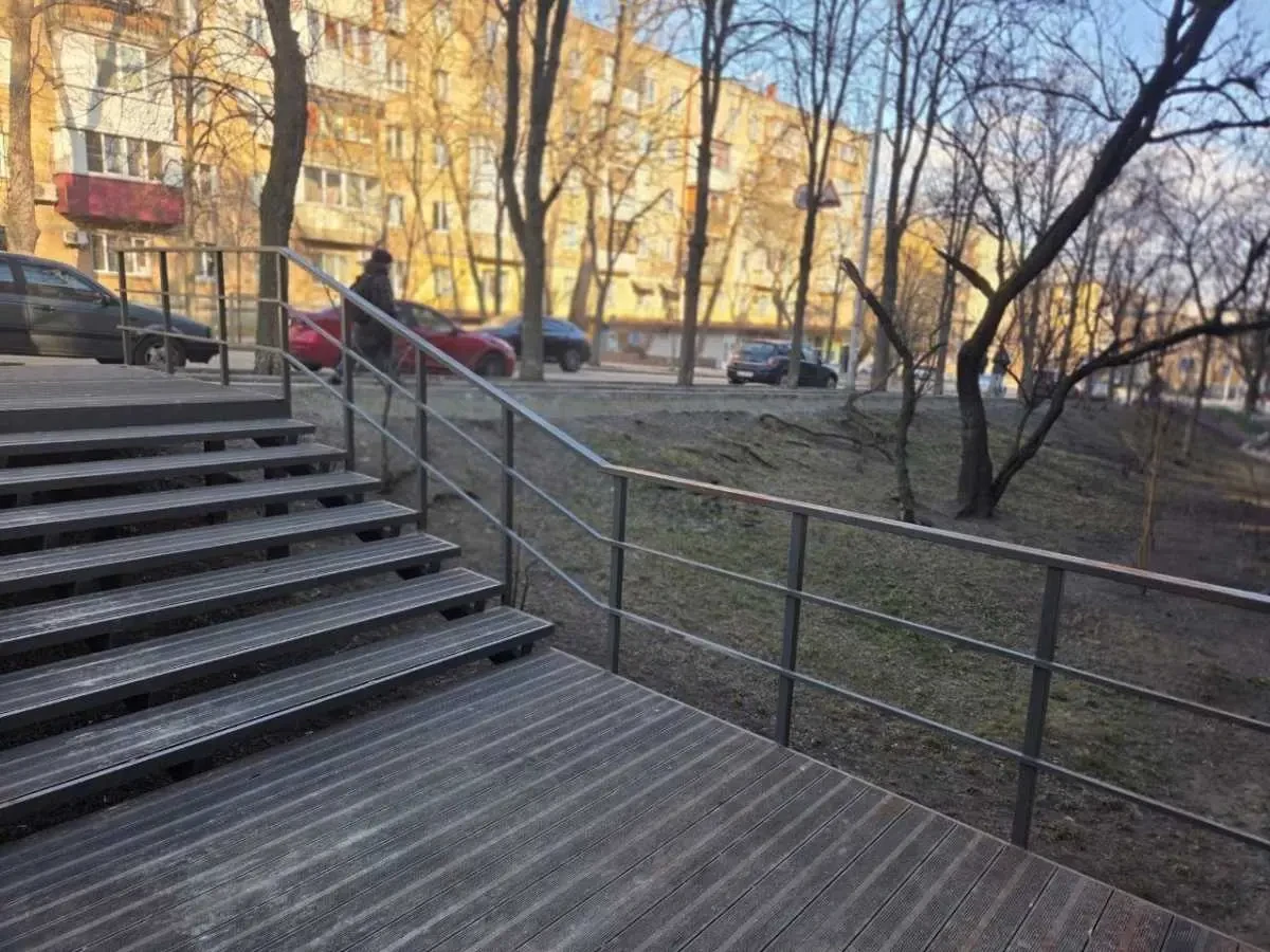 торгові площі Київ, Подільський, Червонопільська 13/16 13