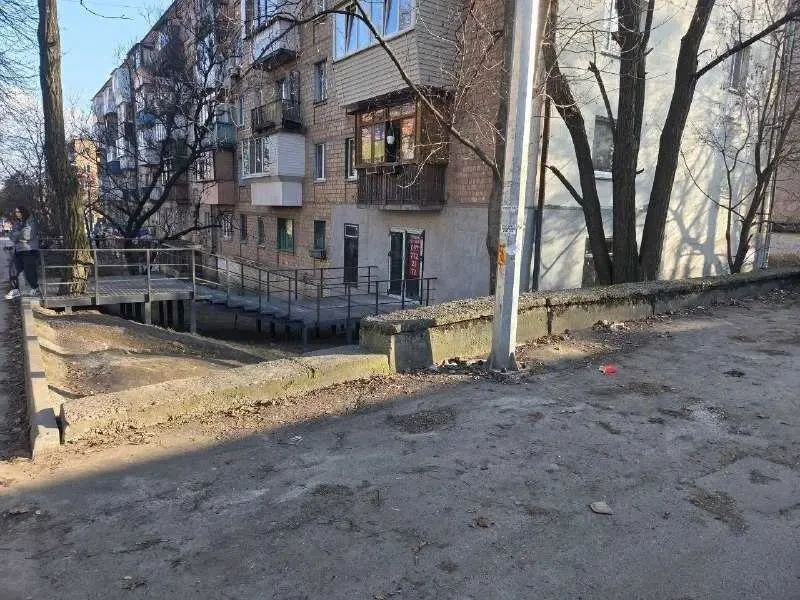 торгові площі Київ, Подільський, Червонопільська 13/16 6