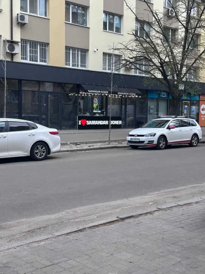 торгові площі Київ, Подільський, Юрківська 18 2