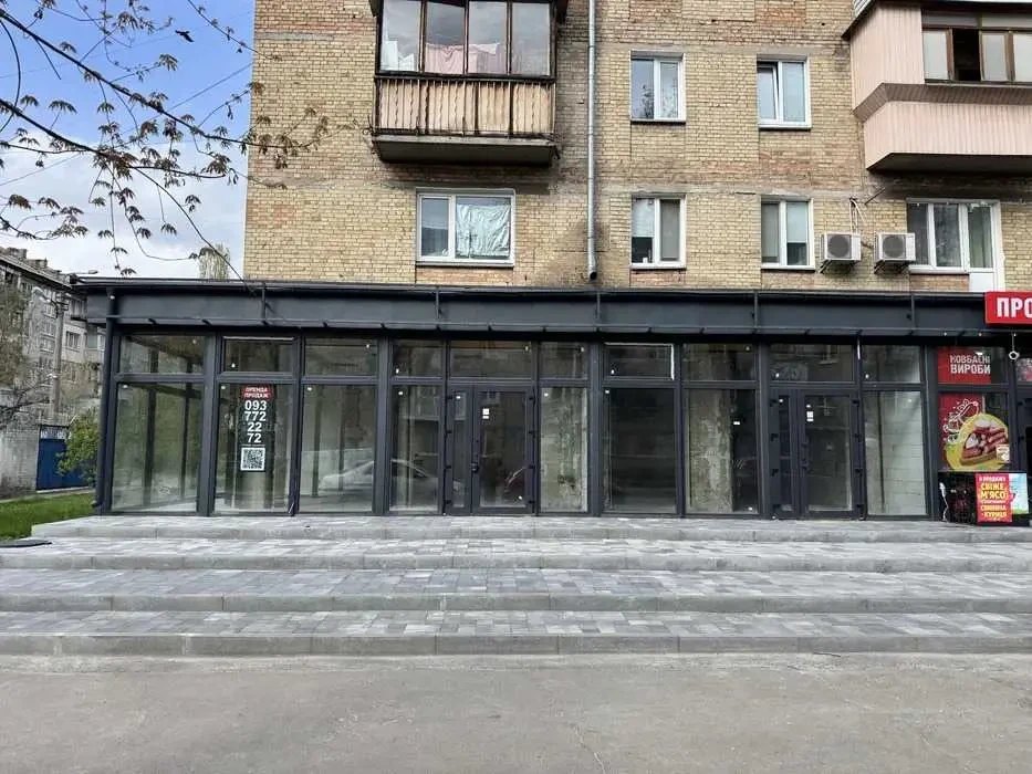 торгові площі Київ, Дніпровський, Будівельників 4