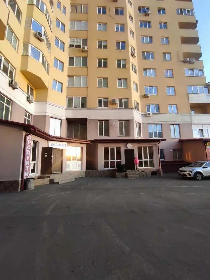 торгові площі Київ, Дарницький, Євгена Харченка 47 2