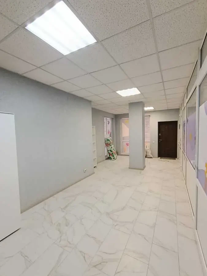 торгові площі Київ, Дарницький, Євгена Харченка 47 11