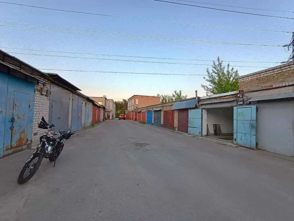 окремий гараж Київ, Деснянський, Крайня 13 18
