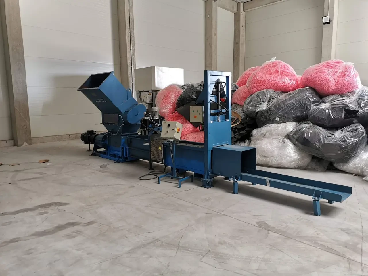 Брикетировщик отходов пенопласта (брикетировочный пресс) Ecopolymer KDM-360 8