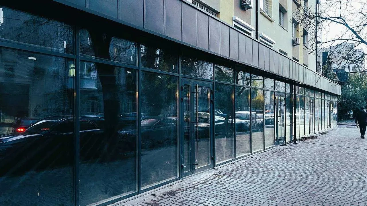 торгові площі Київ, Подільський, Юрківська 18 4
