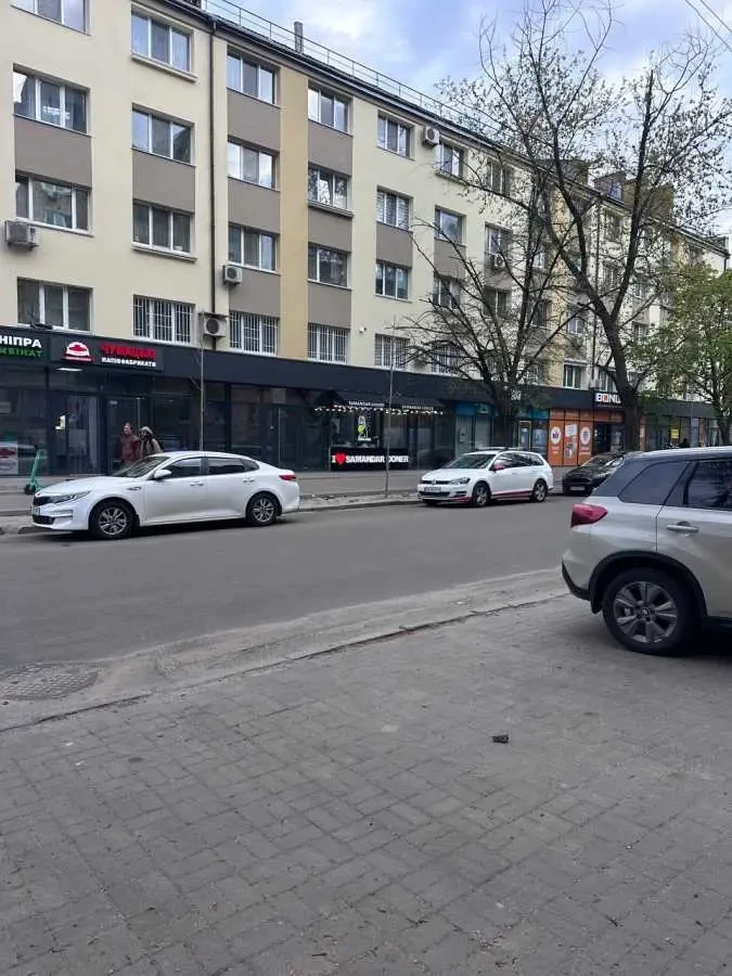 торгові площі Київ, Подільський, Юрківська 18
