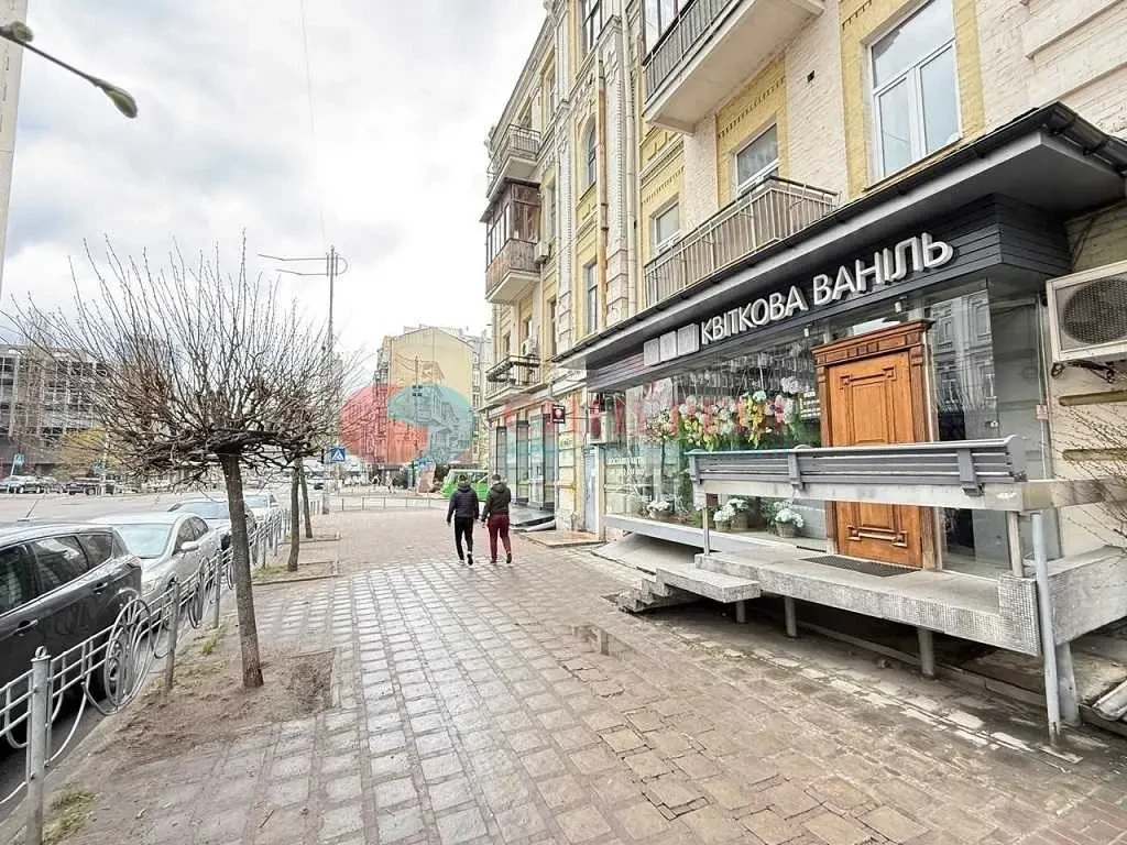 торгові площі Київ, Печерський, Саксаганського 13/42 2