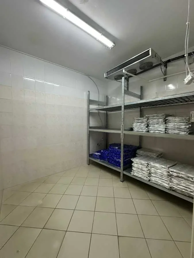 склади Київ, Оболонський, Прирічна 10