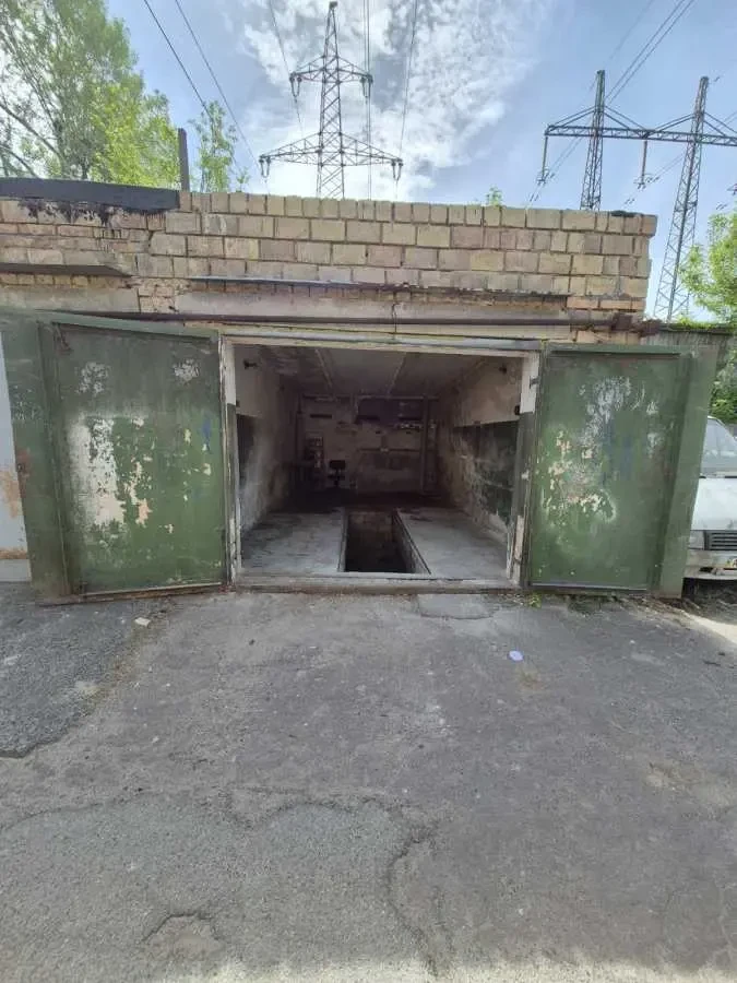 бокс в гаражному комплексі Київ, Подільський, Маршала Гречка 6Б 2