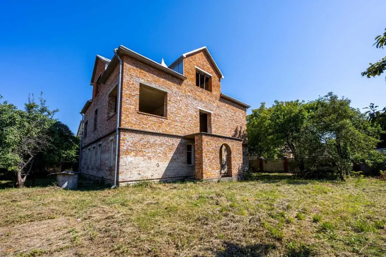 7-к будинок Пустомитівський, Виннички, Калнишевського