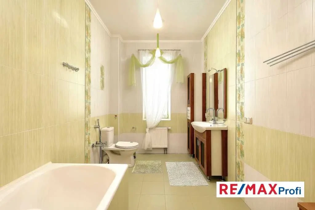 7-к будинок Фастівський, Глеваха, Освіти 17