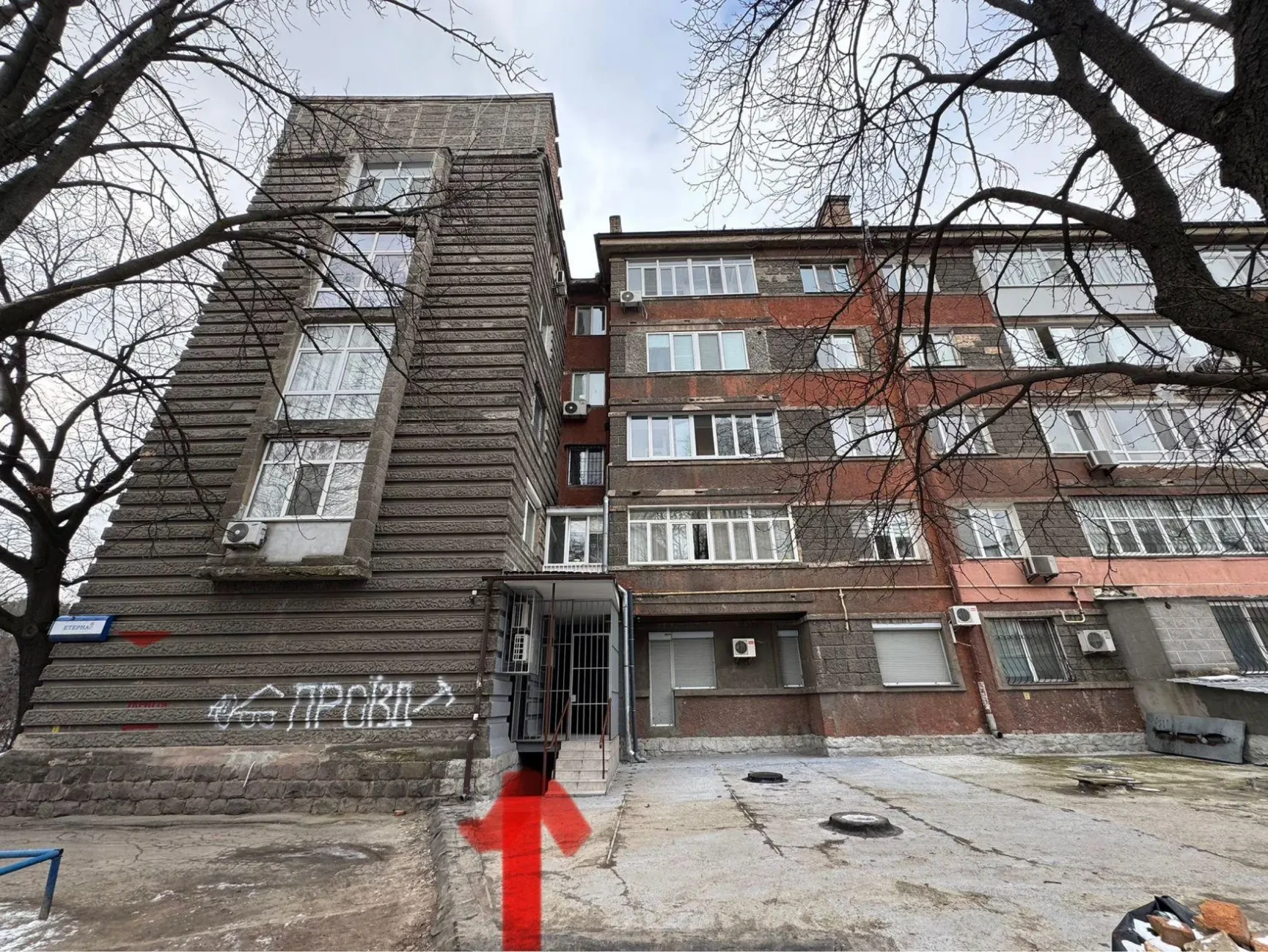 Оренда фасадного комерційного приміщення біля метро Політехнічний інститут 3