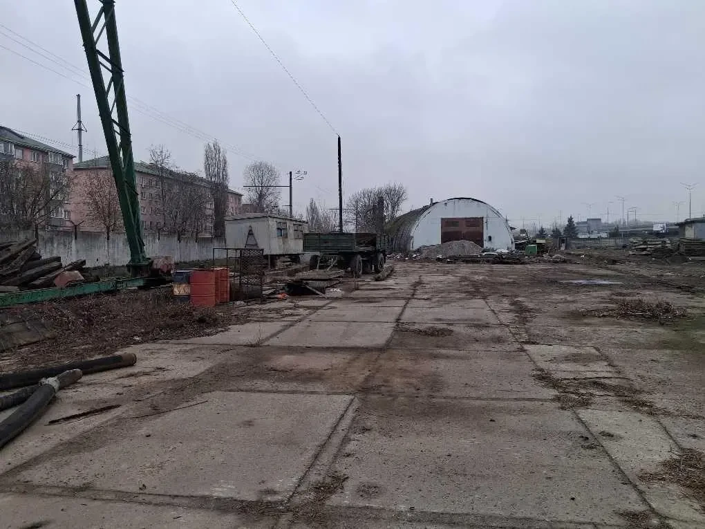Оренда промислового комплексу під металобазу контейнерний майданчик Київ Столичне шосе 3