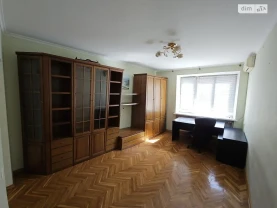 Продаж трех кімнатна квартира в центрі Києва вул Олеся Гончара