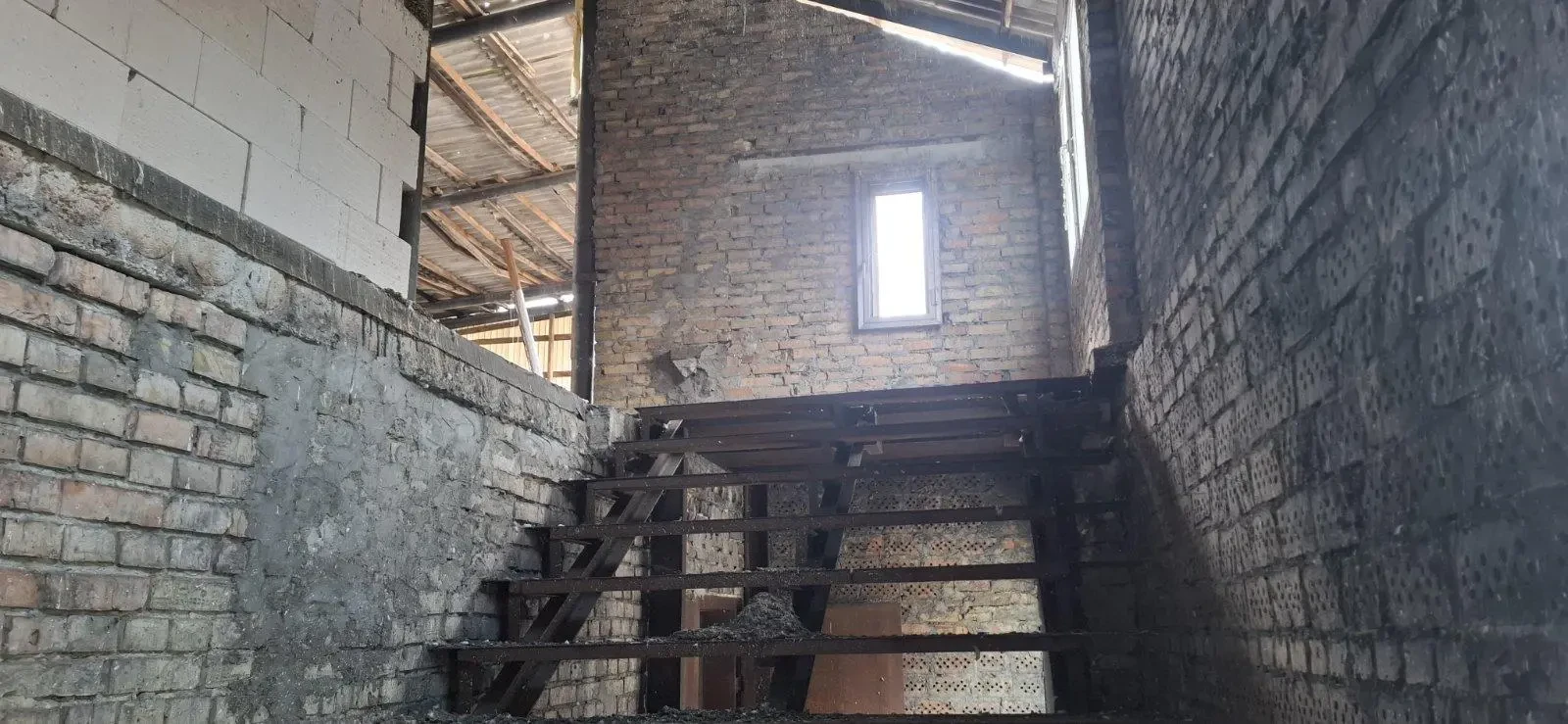 Продаж будівлі трехповерхової 206м в м Київ Сирець 3