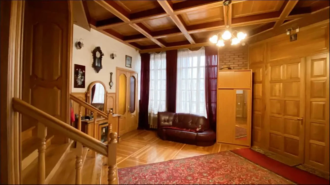 7-к будинок Київ, Святошинський, Жовтнева 17 3