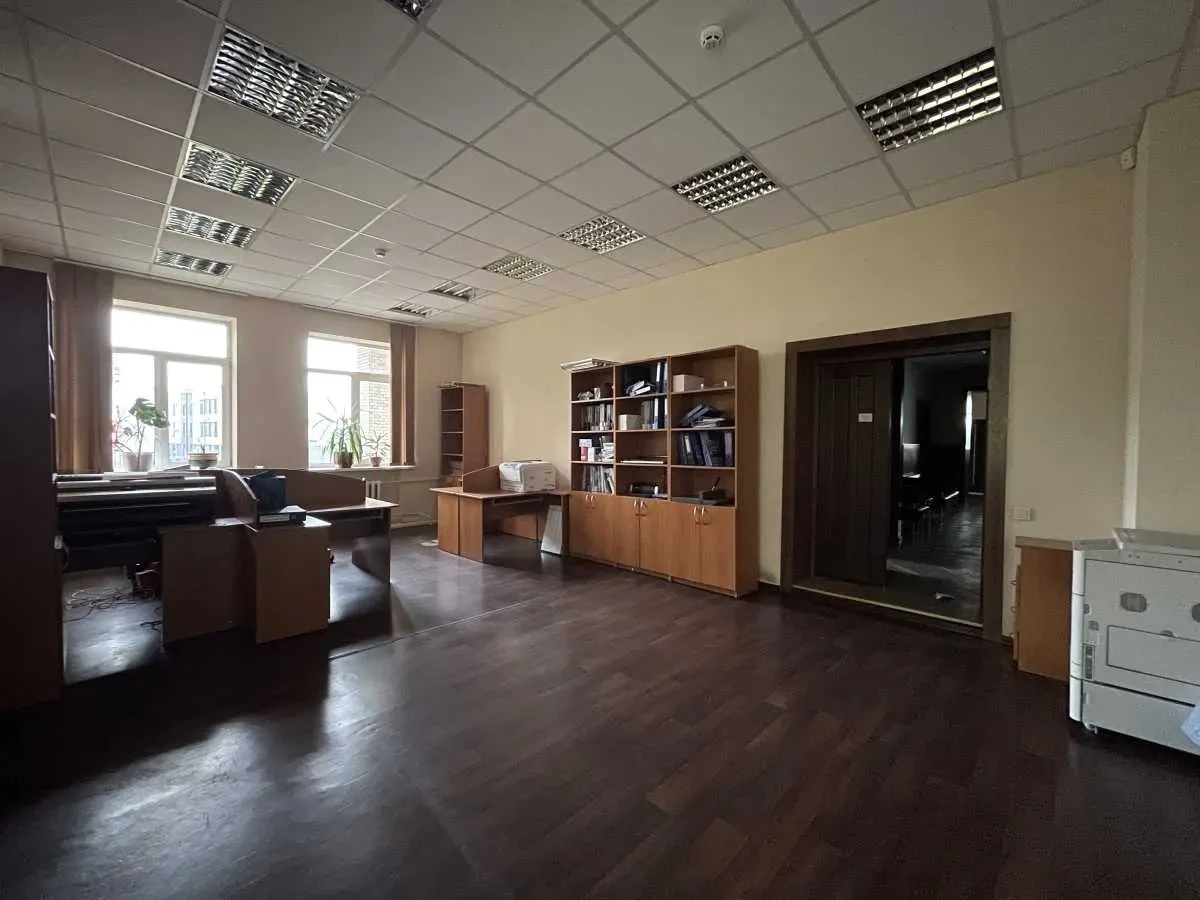 об’єкт сфери послуг Броварський, Требухів, броварська 1а 12