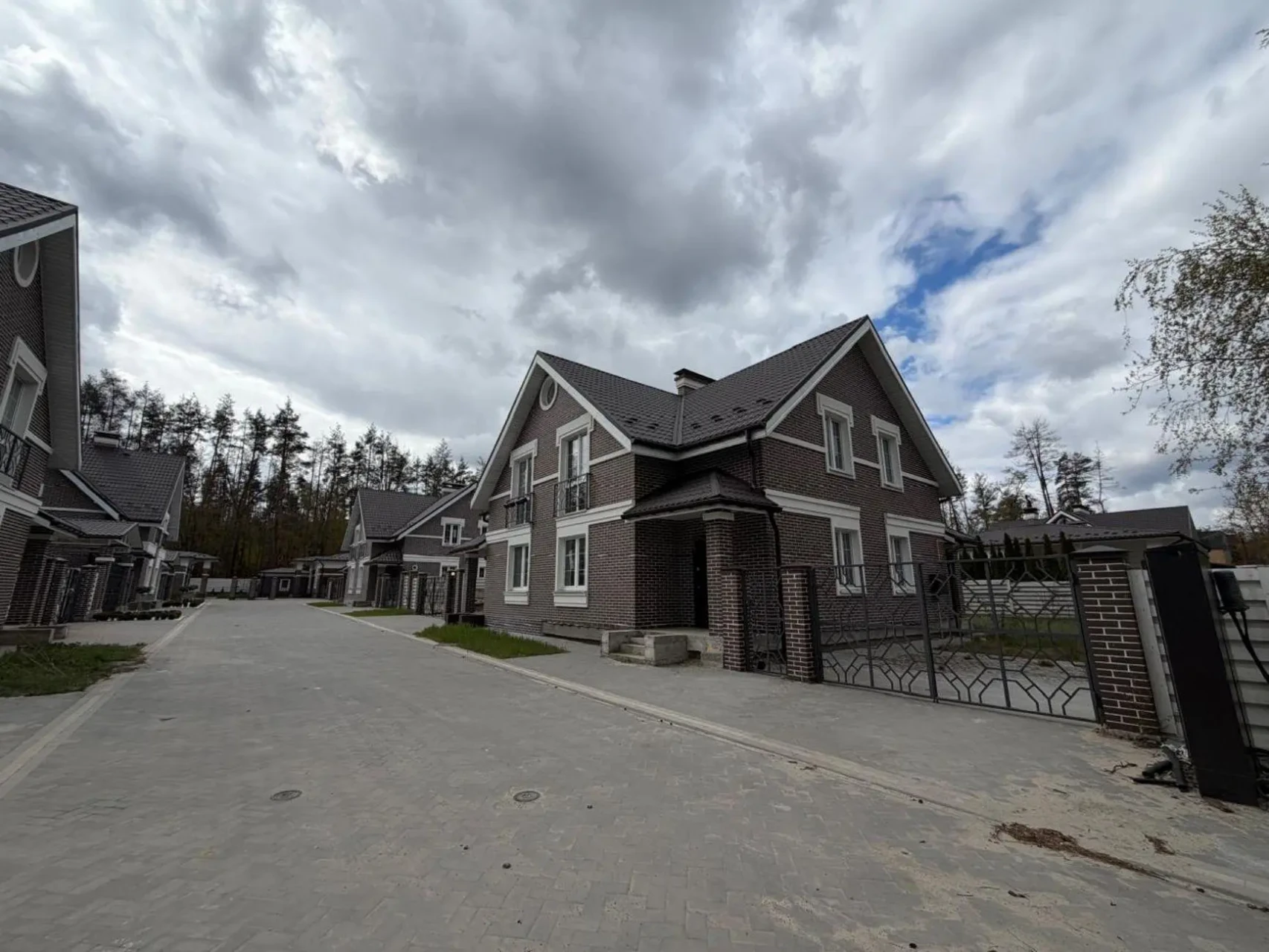 Продаж сучасного будинку в Києві Можливо єОселя дом