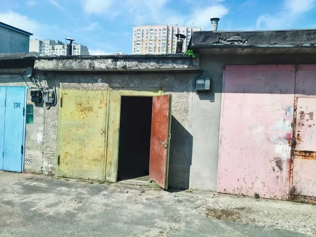 окремий гараж Київ, Деснянський, Миколи Закревського 93