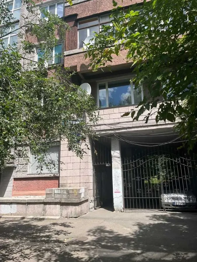 об’єкт сфери послуг Київ, Шевченківський, Берестейський 30 14