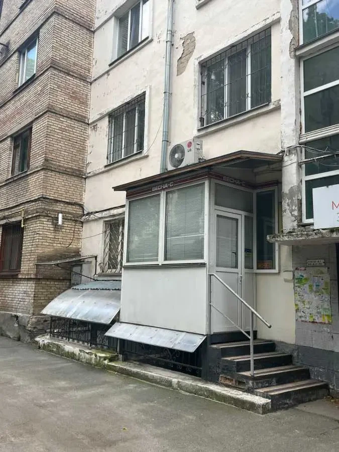 об’єкт сфери послуг Київ, Шевченківський, Берестейський 30 13