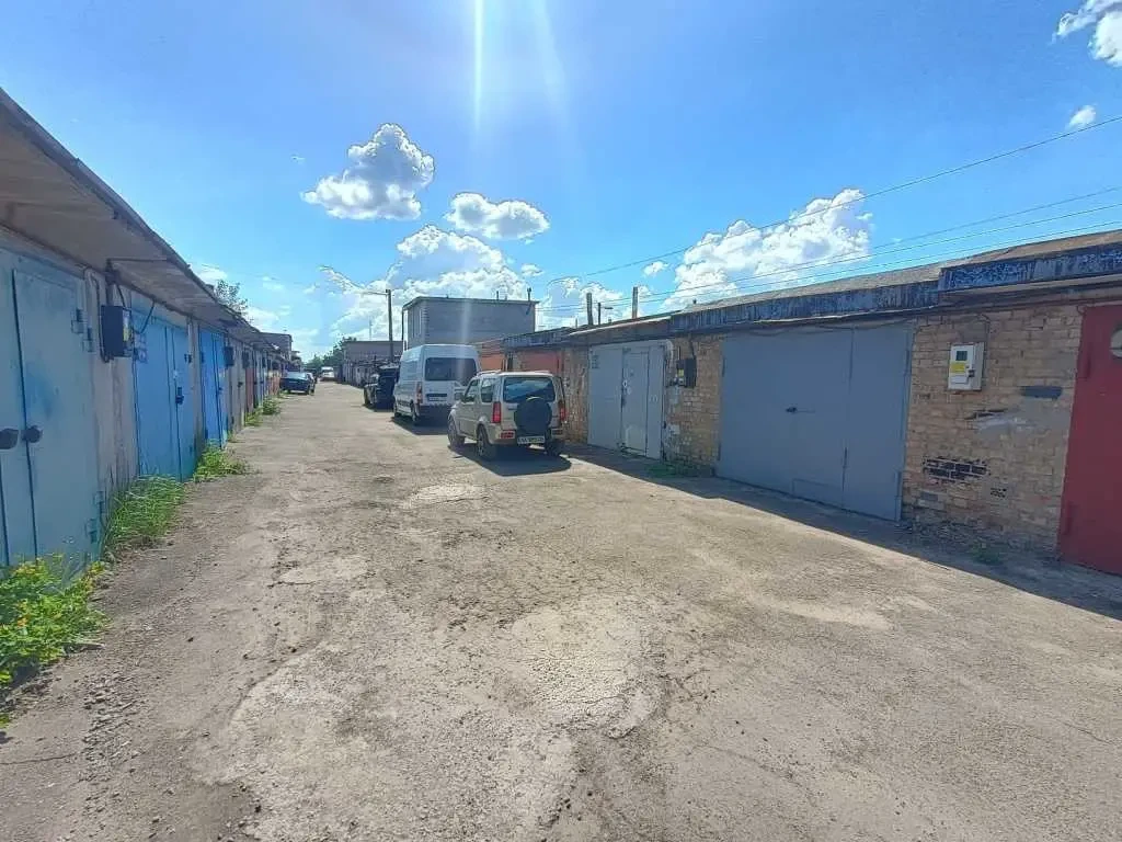 окремий гараж Київ, Деснянський, Пухівська 2 2