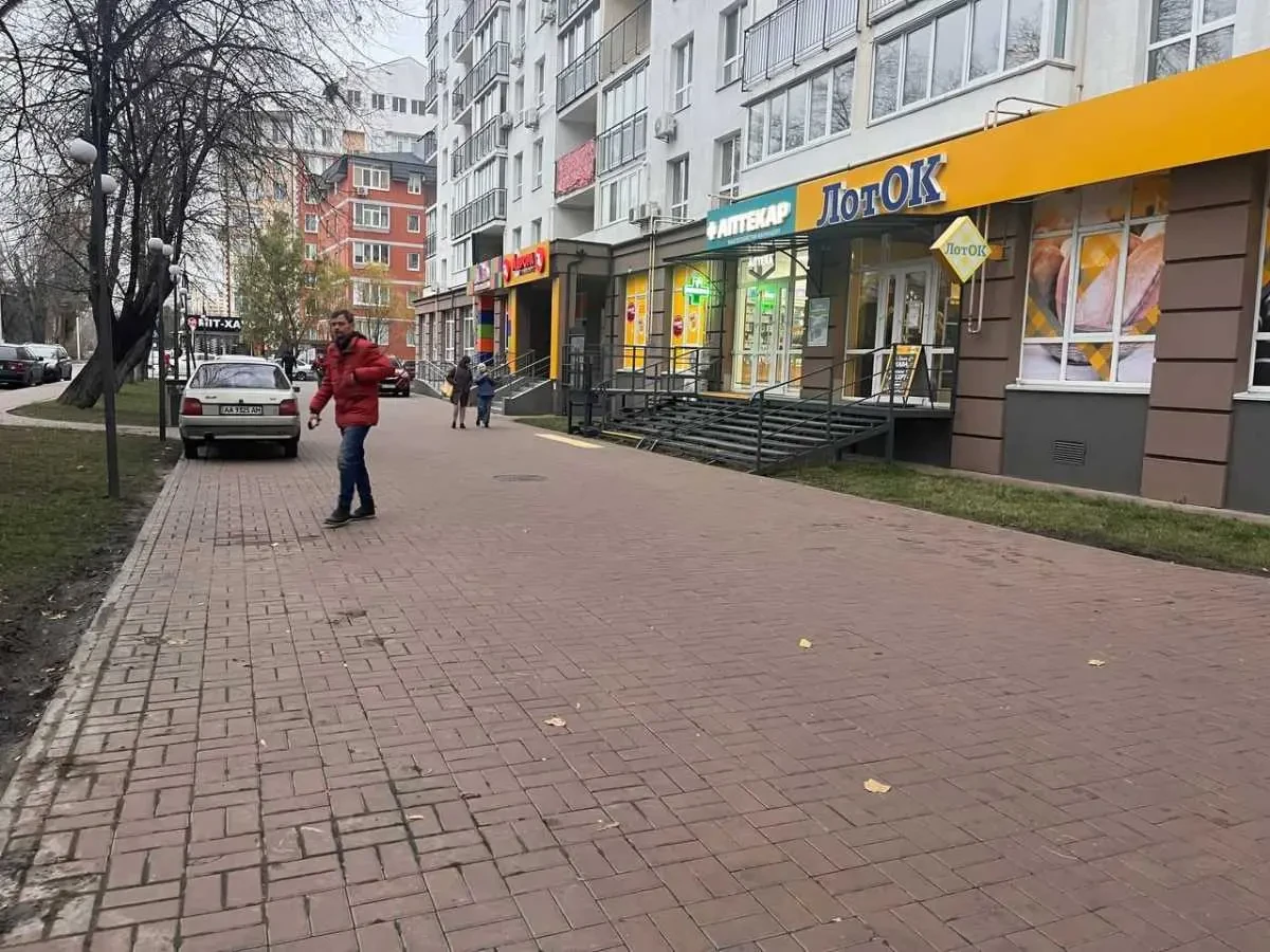 торгові площі Бучанський, Вишневе, Скрябiна 25 5