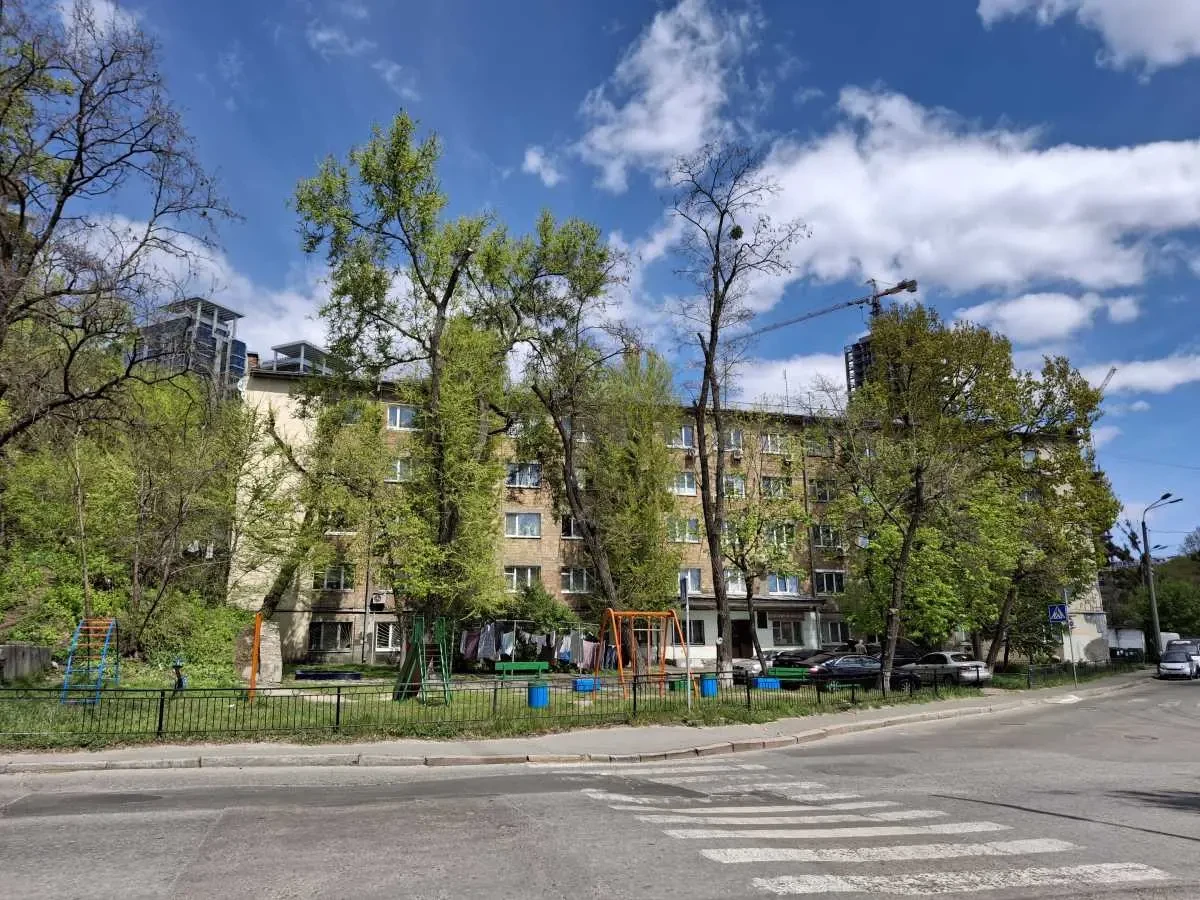 кімната Київ, Печерський, Залізничне 49 11