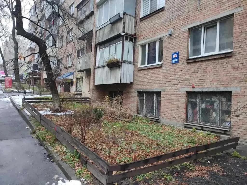 торгові площі Київ, Шевченківський, Золотоустівська 51 8
