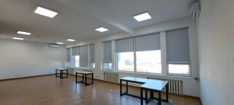 офісна будівля Київ, Дніпровський, Євгена Сверстюка 11б