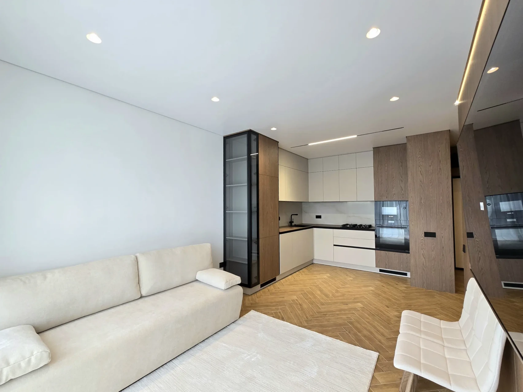 Оренда 1-кім. квартири 45 м.кв., в. В. Великого 2