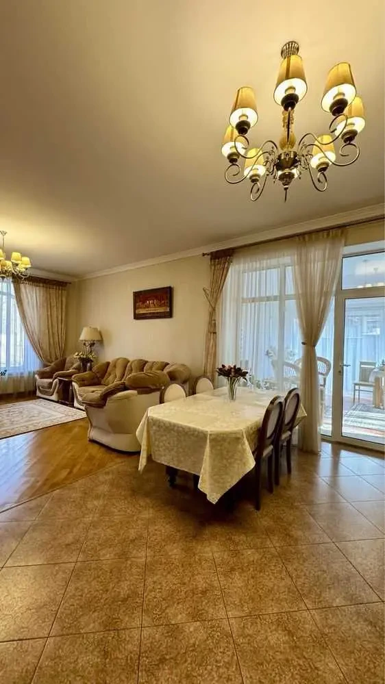 4-к будинок Бучанський, Ірпінь, Гоголя 9