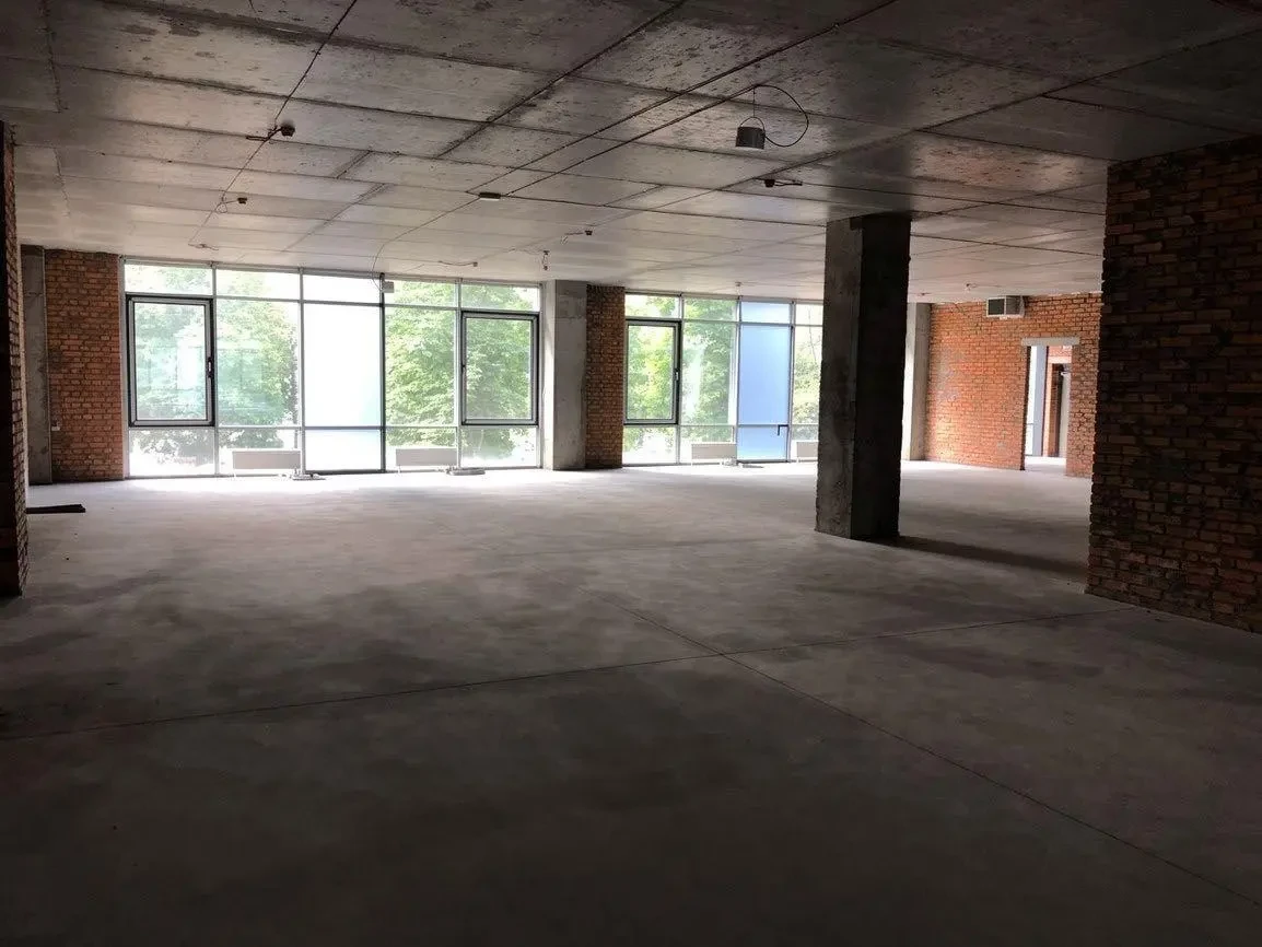 Оренда фасадного комерційного приміщення 950 м ЖК Park Avenue 4