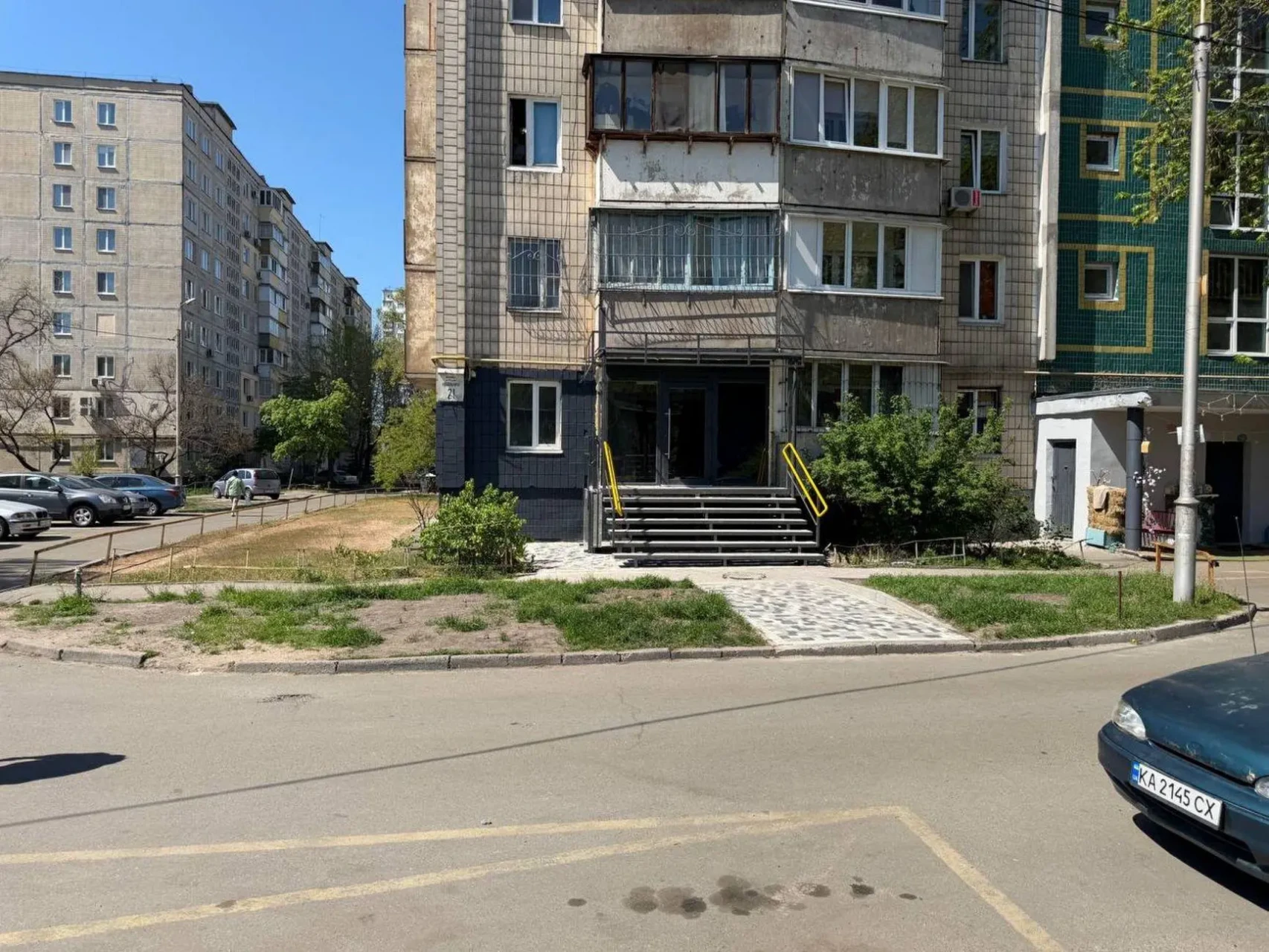 Оренда фасадного приміщення 36 м вул Кібальчича 3