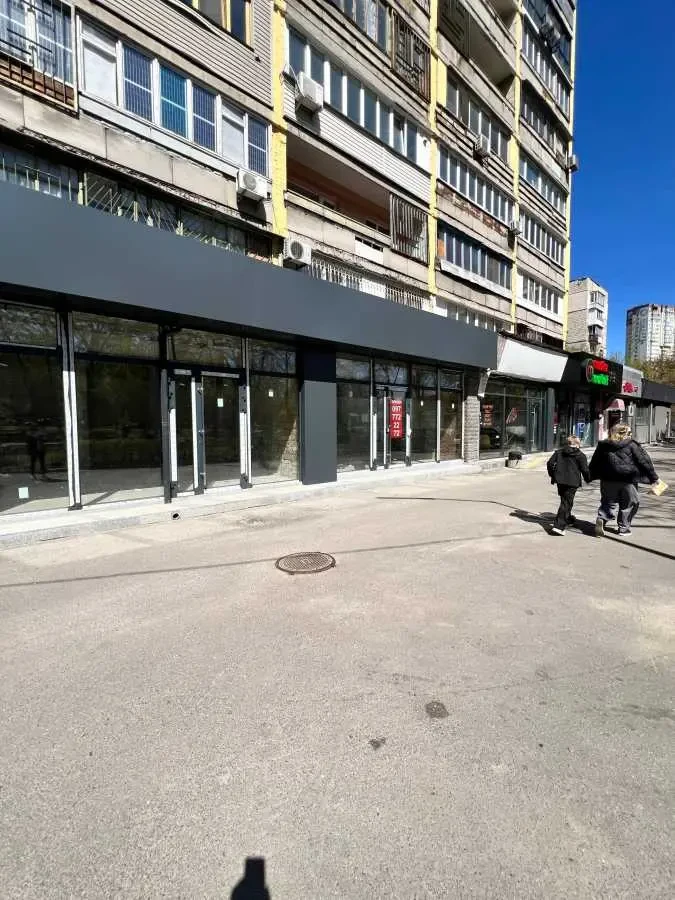 торгові площі Київ, Голосіївський, Голосіївський 108 2