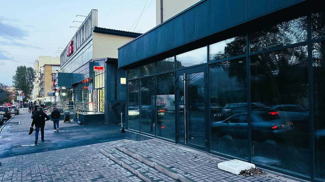 торгові площі Київ, Подільський, Юрківська 18 3