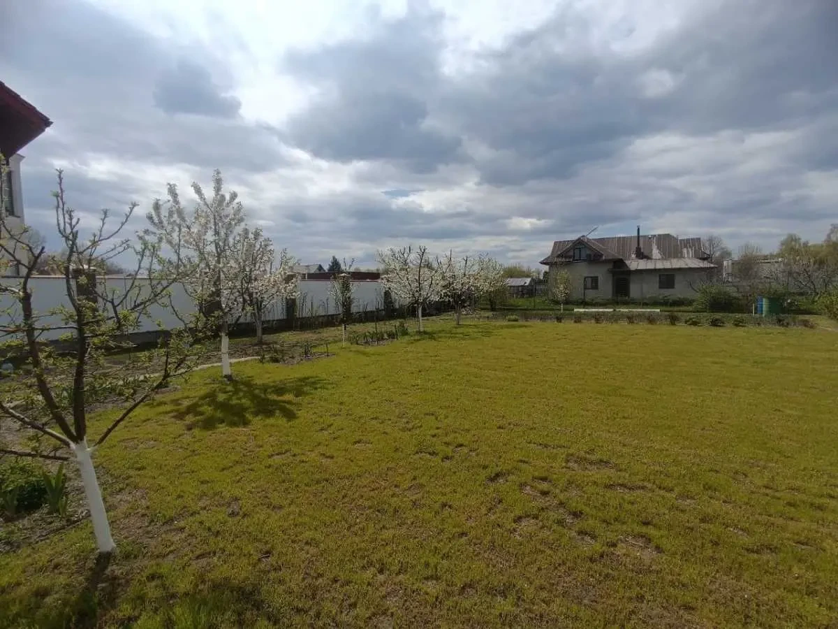 3-к будинок Бориспільський, Петропавлівське, Малинна 9 8
