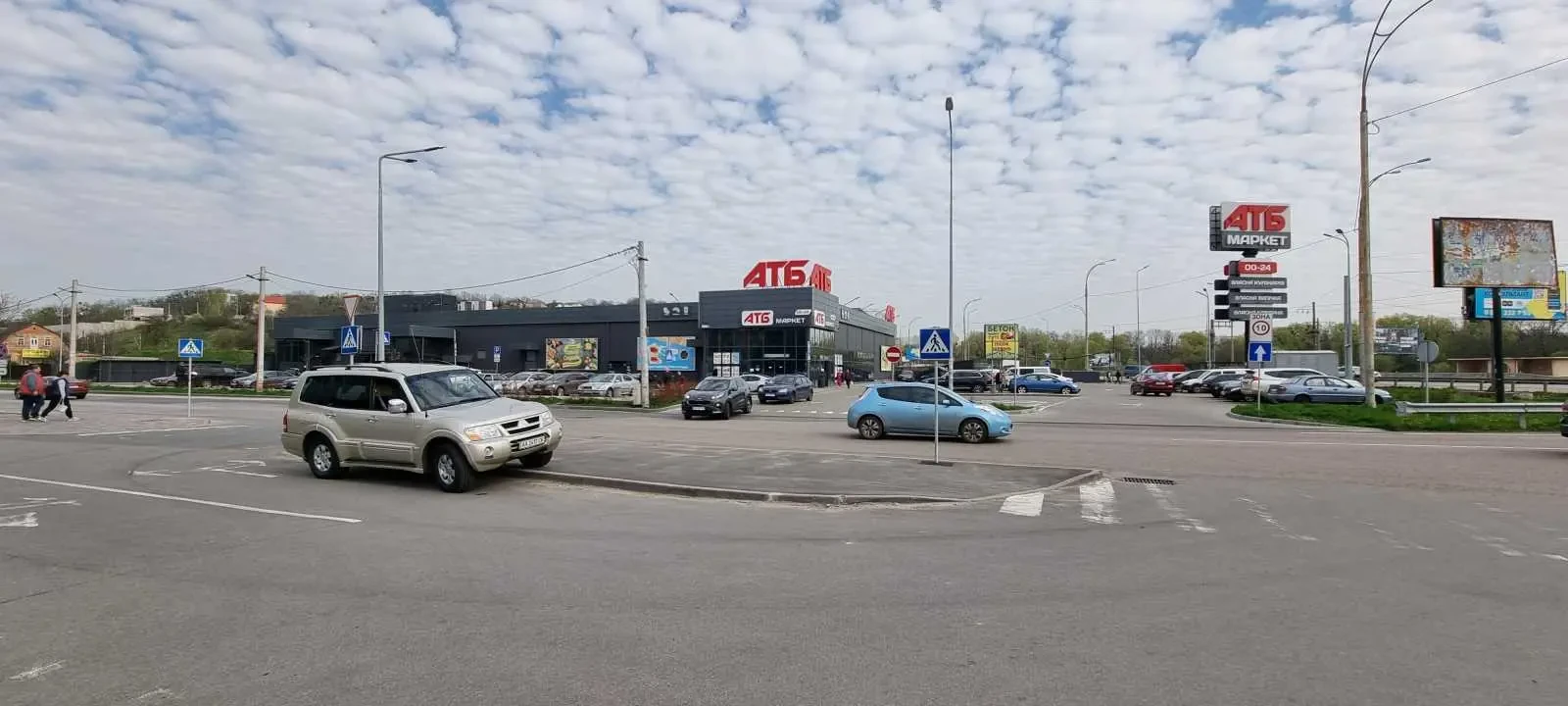 торгові площі Обухівський, Лісники, Родини Рубанів 170Б 18
