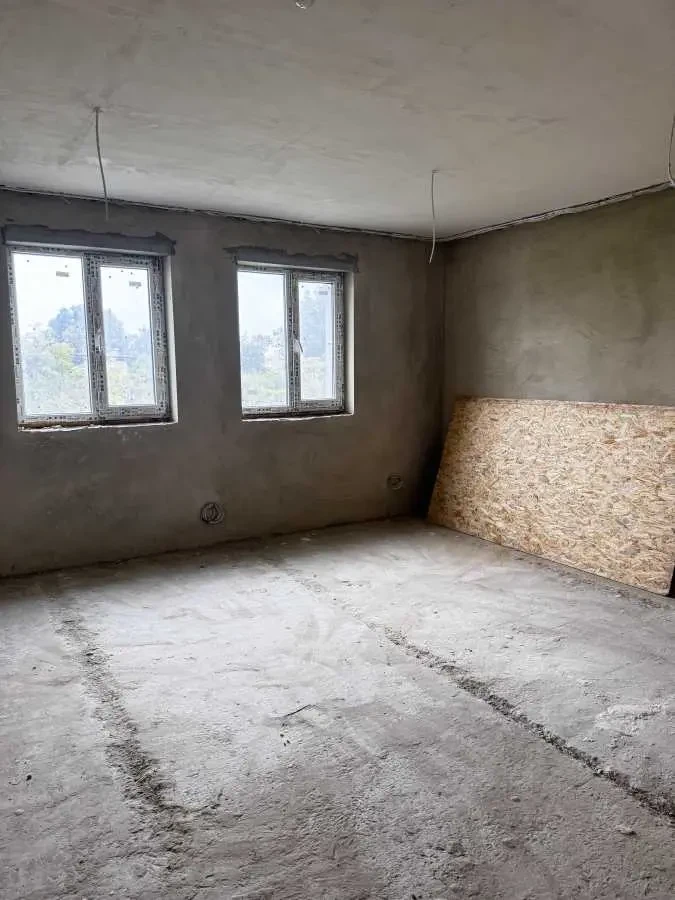 приміщення, будівлі Кам`янка-Бузький, Банюнин, Курортна 3 6