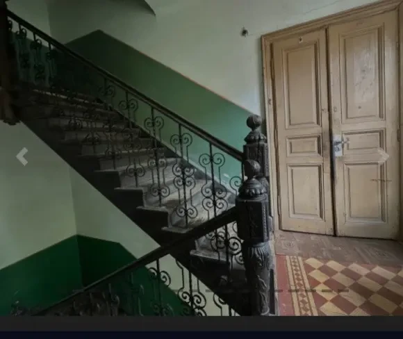 Продаж 2-кім. квартири 42 м.кв., в. комп. Лисенка 5
