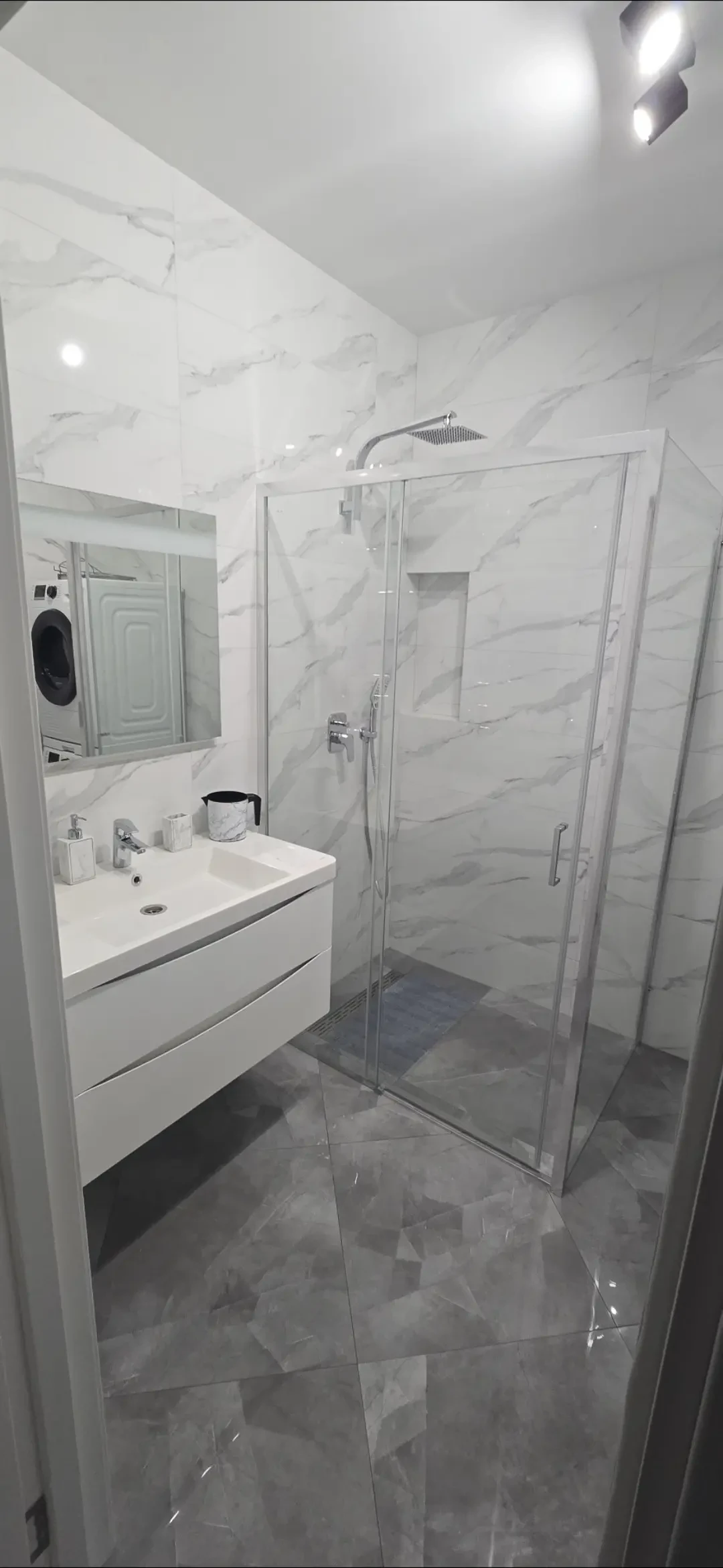Оренда 2-кім. квартири 75 м.кв., в. Мазепи 5