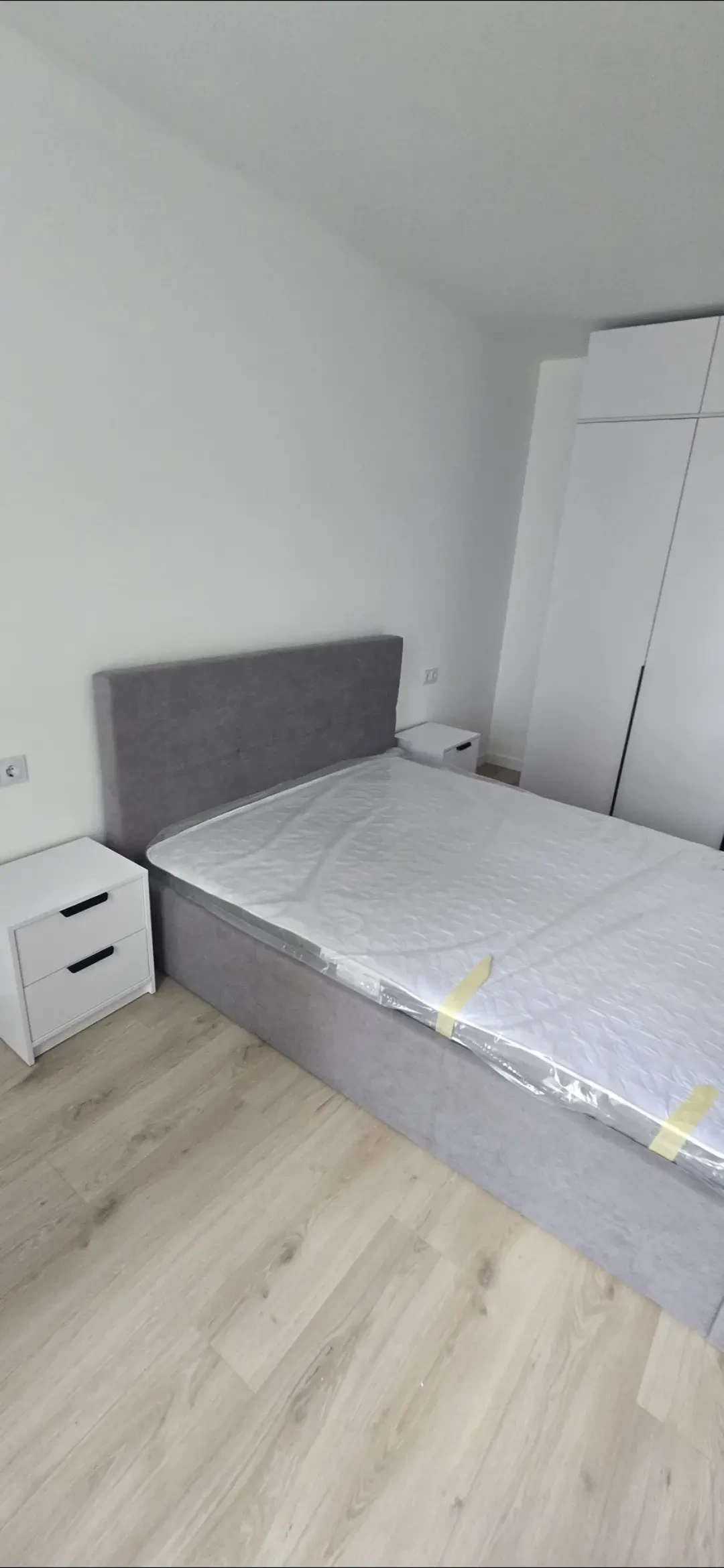 Оренда 2-кім. квартири 75 м.кв., в. Мазепи 6