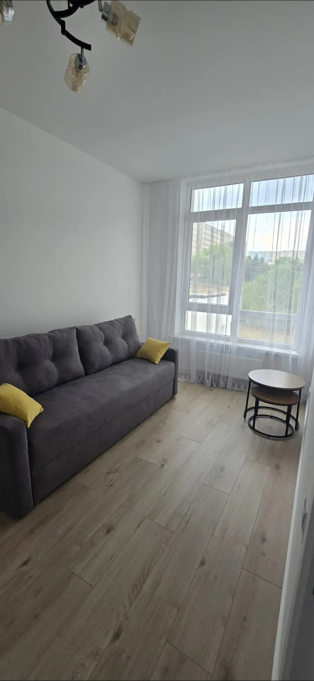 Оренда 2-кім. квартири 75 м.кв., в. Мазепи 9