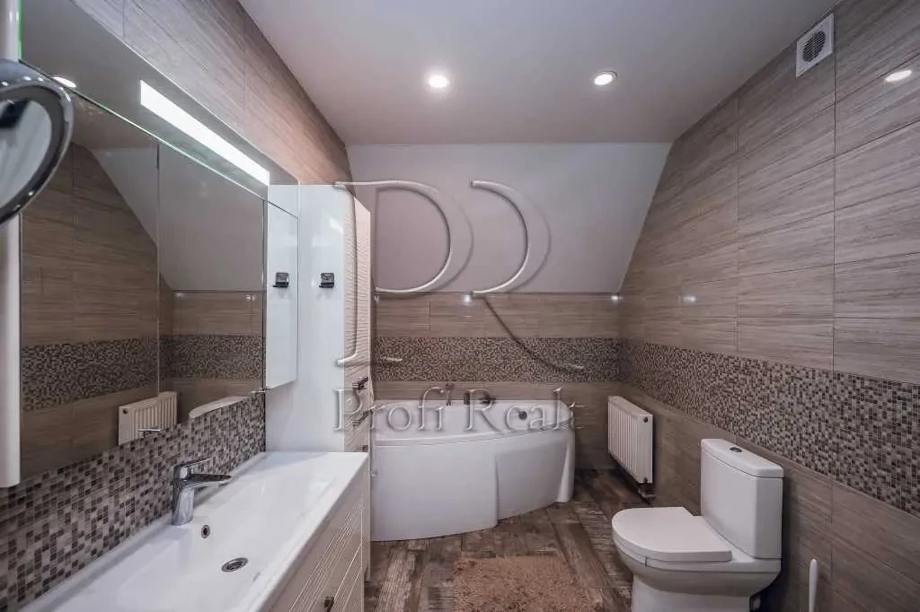4-к будинок Фастівський, Тарасівка, Абрикосова вулиця 11