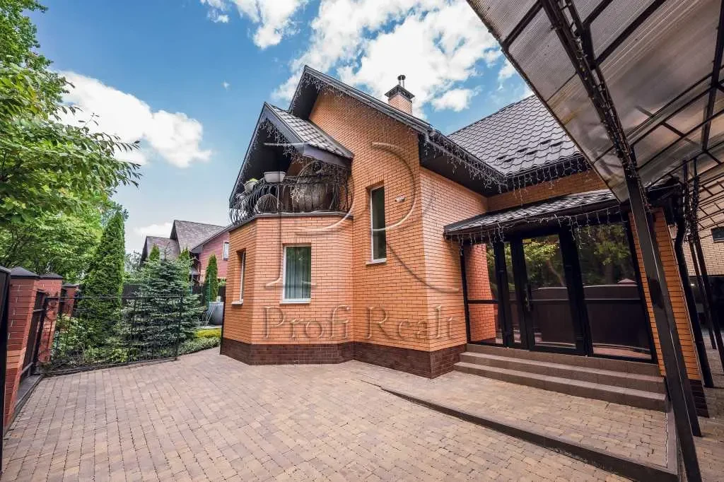 4-к будинок Фастівський, Тарасівка, Абрикосова вулиця 17
