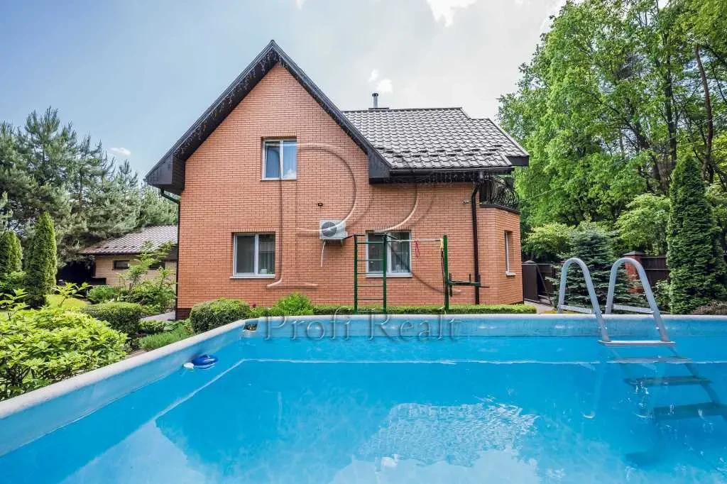4-к будинок Фастівський, Тарасівка, Абрикосова вулиця 19