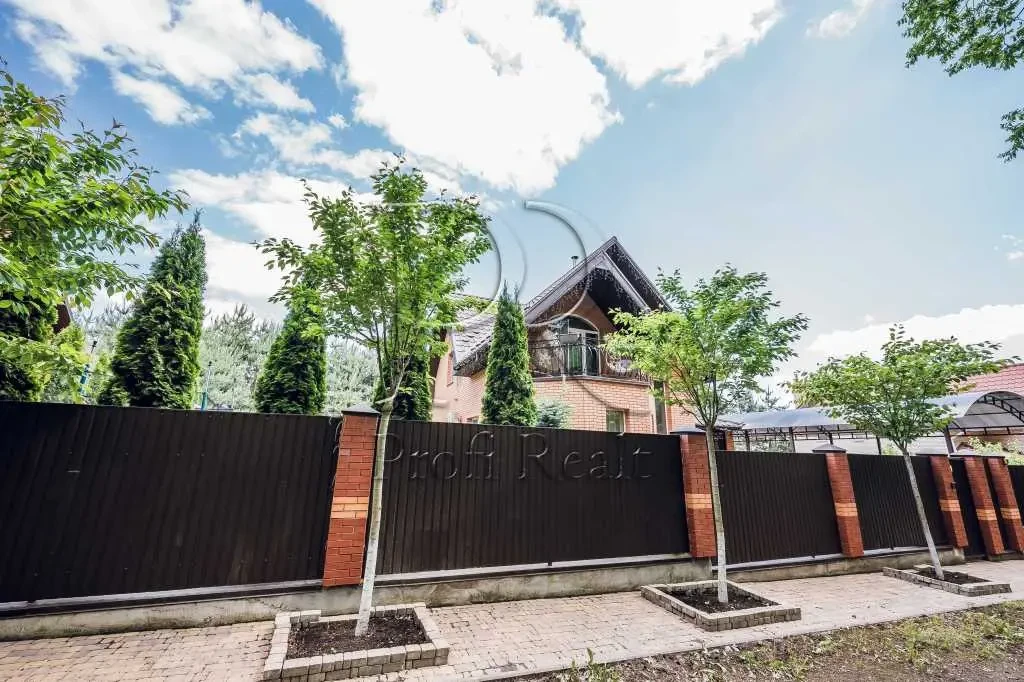 4-к будинок Фастівський, Тарасівка, Абрикосова вулиця 20
