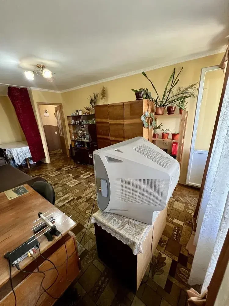 Продаж 1-кім. квартири 37.4 м.кв., в. Б. Грінченка 5